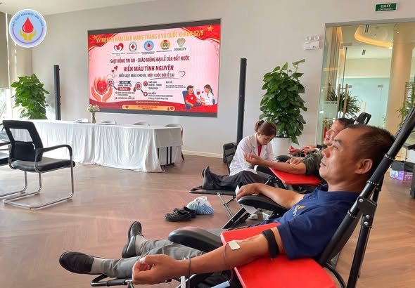 GIỌT HỒNG TRI ÂN - CHÀO MỪNG ĐẠI LỄ CỦA ĐẤT NƯỚC